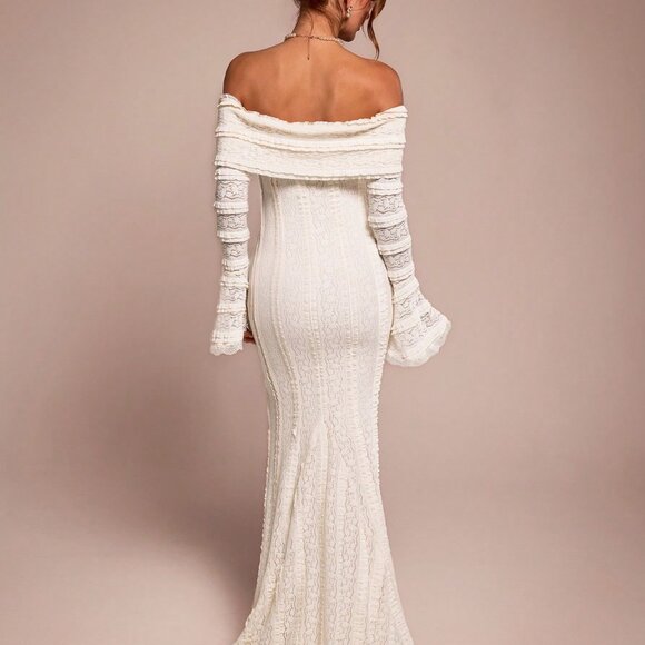White Elegant Women's Off-Shoulder Long-Sleeved Maxi dress Date Outfit - Picture 3 of 8
